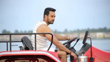 Backdrop to the movie "Kadugu" #1161378