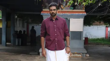 Backdrop to the movie "Kootathil Oruthan" #1149464