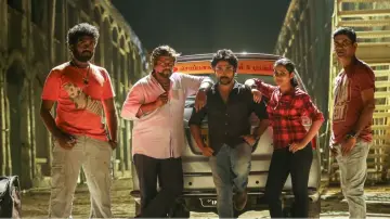 Thittam Pottu Thirudura Koottam poster