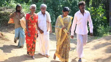 Backdrop to the movie "Merku Thodarchi Malai" #964287