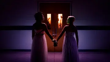 Backdrop to the movie "Tragedy Girls" #936901
