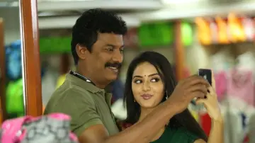 Backdrop to the movie "Achamindri" #1164311