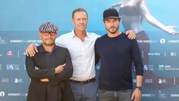 Backdrop to the movie "Rocco" #329817
