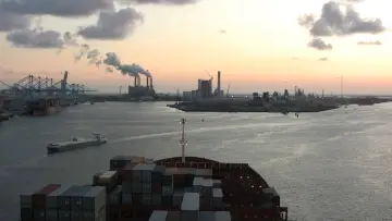 Backdrop to the movie "Logistics" #1569791