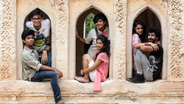 Backdrop to the movie "Aanandam" #1149063