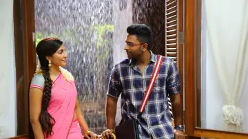 Backdrop to the movie "Koditta Idangalai Nirappuga" #1156996
