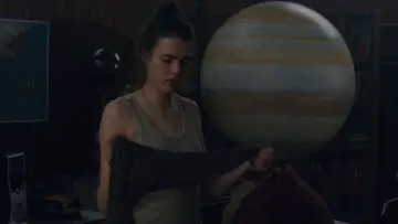 Backdrop to the movie "IO" #386558