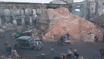 Backdrop to the movie "The Aftermath" #346078