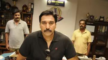 Backdrop to the movie "Pagadi Attam" #1157300