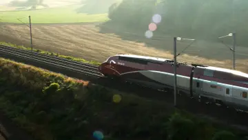 Backdrop to the movie "The 15:17 to Paris" #331221