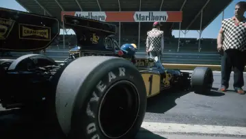 Backdrop to the movie "Superswede: A film about Ronnie Peterson" #737725