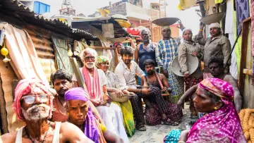 Backdrop to the movie "Velaikkaran" #1161796