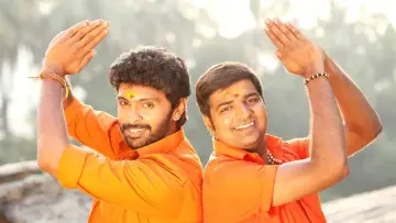 Backdrop to the movie "Pakka" #1163151