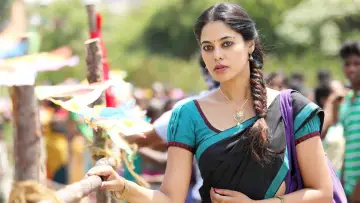 Backdrop to the movie "Pakka" #1163159