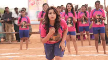 Backdrop to the movie "Pakka" #1163163