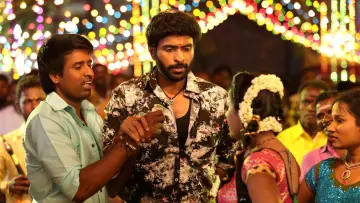 Backdrop to the movie "Pakka" #1163168