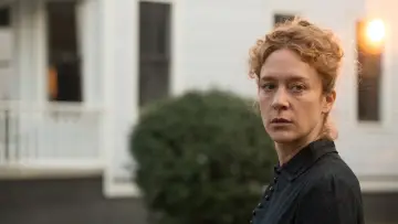 Backdrop to the movie "Lizzie" #460793
