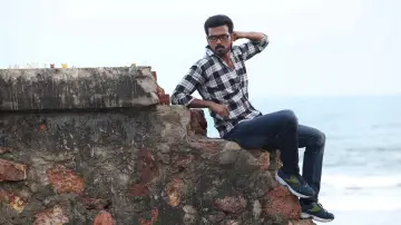 Backdrop to the movie "Nenjil Thunivirunthal" #1571619