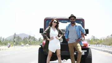 Backdrop to the movie "Gulaebaghavali" #1162111