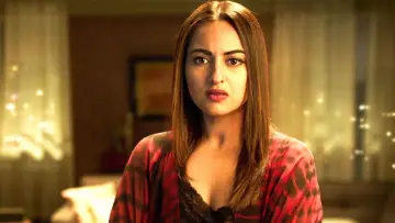Backdrop to the movie "Ittefaq" #1039165