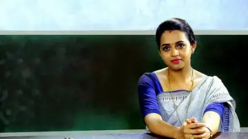 Backdrop to the movie "Vilakkumaram" #1149540