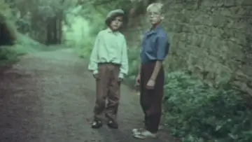 Backdrop to the movie "Happy Childhood" #1194376