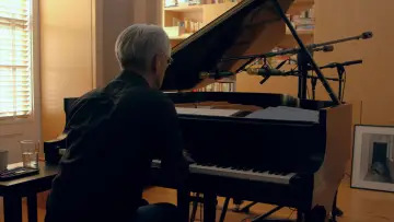 Backdrop to the movie "Ryuichi Sakamoto: CODA" #818476