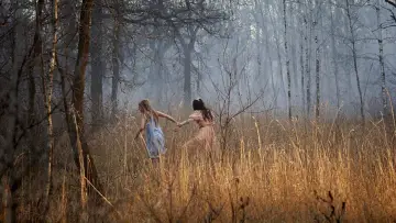 Backdrop to the movie "Ghostland" #221759