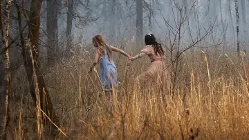 Backdrop to the movie "Ghostland" #221777