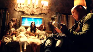 Backdrop to the movie "Ghostland" #609406
