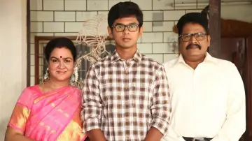 Backdrop to the movie "Palli Paruvathile" #1163950