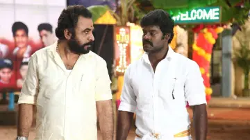 Backdrop to the movie "Palli Paruvathile" #1163951