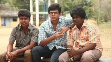 Backdrop to the movie "Palli Paruvathile" #1163953