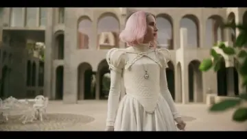 Backdrop to the movie "Paradise Hills" #1002875