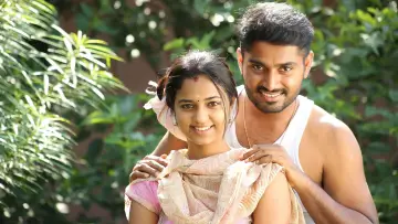 Backdrop to the movie "Marainthirunthu Paarkum Marmam Enna" #1161933