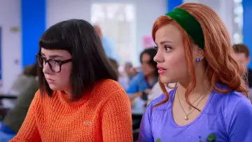 Backdrop to the movie "Daphne & Velma" #445611