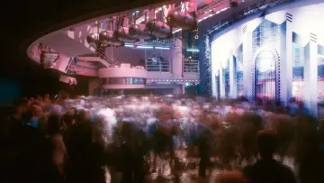 Backdrop to the movie "Studio 54" #1192030