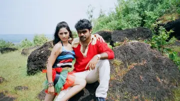 Oru Nodiyil poster