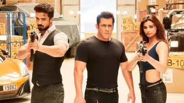 Backdrop to the movie "Race 3" #492376