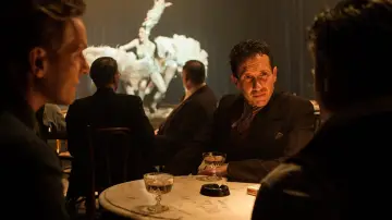 Backdrop to the movie "The Resistance Banker" #1010500