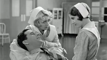 Backdrop to the movie "Night Nurse" #1064227
