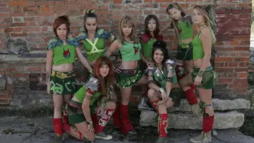 Backdrop to the movie "The Wild Soccer Bunch 3" #953374