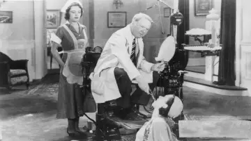 Backdrop to the movie "The Dentist" #694422