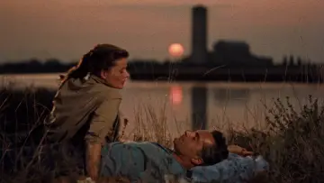 Backdrop to the movie "Summertime" #1124731