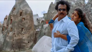 Backdrop to the movie "Chandramukhi" #866488