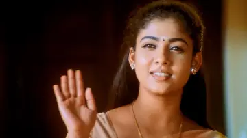 Backdrop to the movie "Chandramukhi" #866491