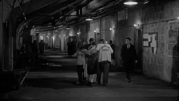 Backdrop to the movie "Requiem for a Heavyweight" #1615939