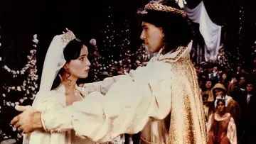 Backdrop to the movie "Snow White" #636342