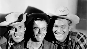 Backdrop to the movie "The Desperadoes" #1129441