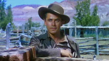 Backdrop to the movie "The Desperadoes" #1129443